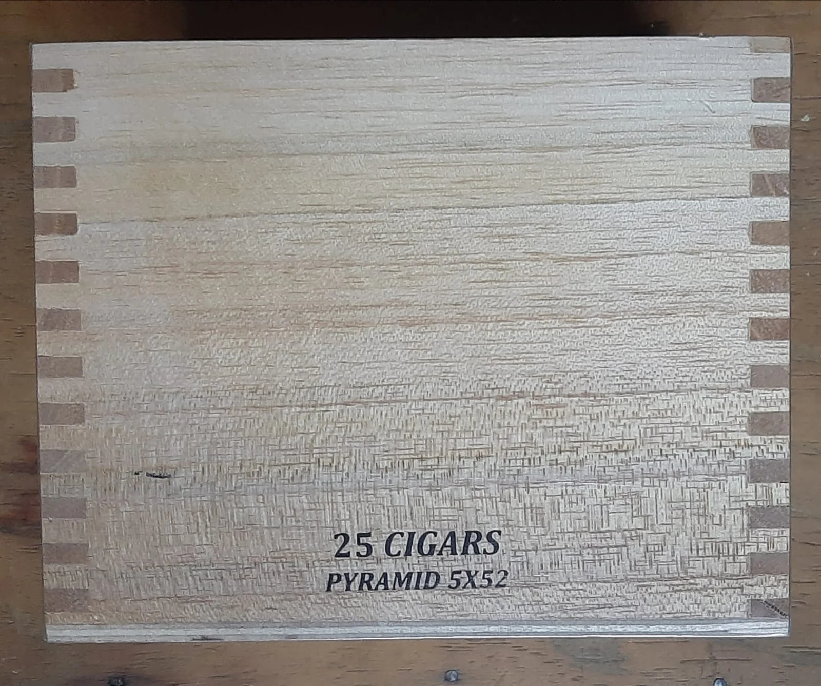 HPC - Corojo White Label Pyramid 5 x 52 25's - Image 4
